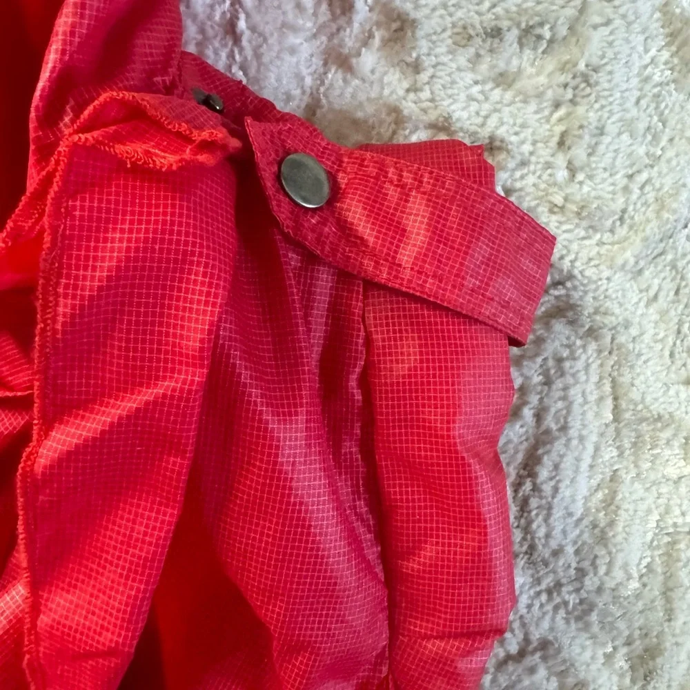 Simon Chang Red Hooded Vest with Ruffle Detail size 6 - Picture 7 of 7